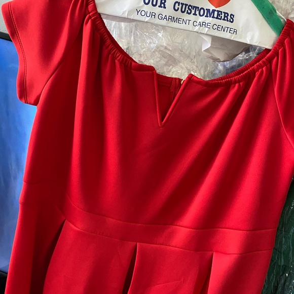 Red long dress - Picture 2 of 4